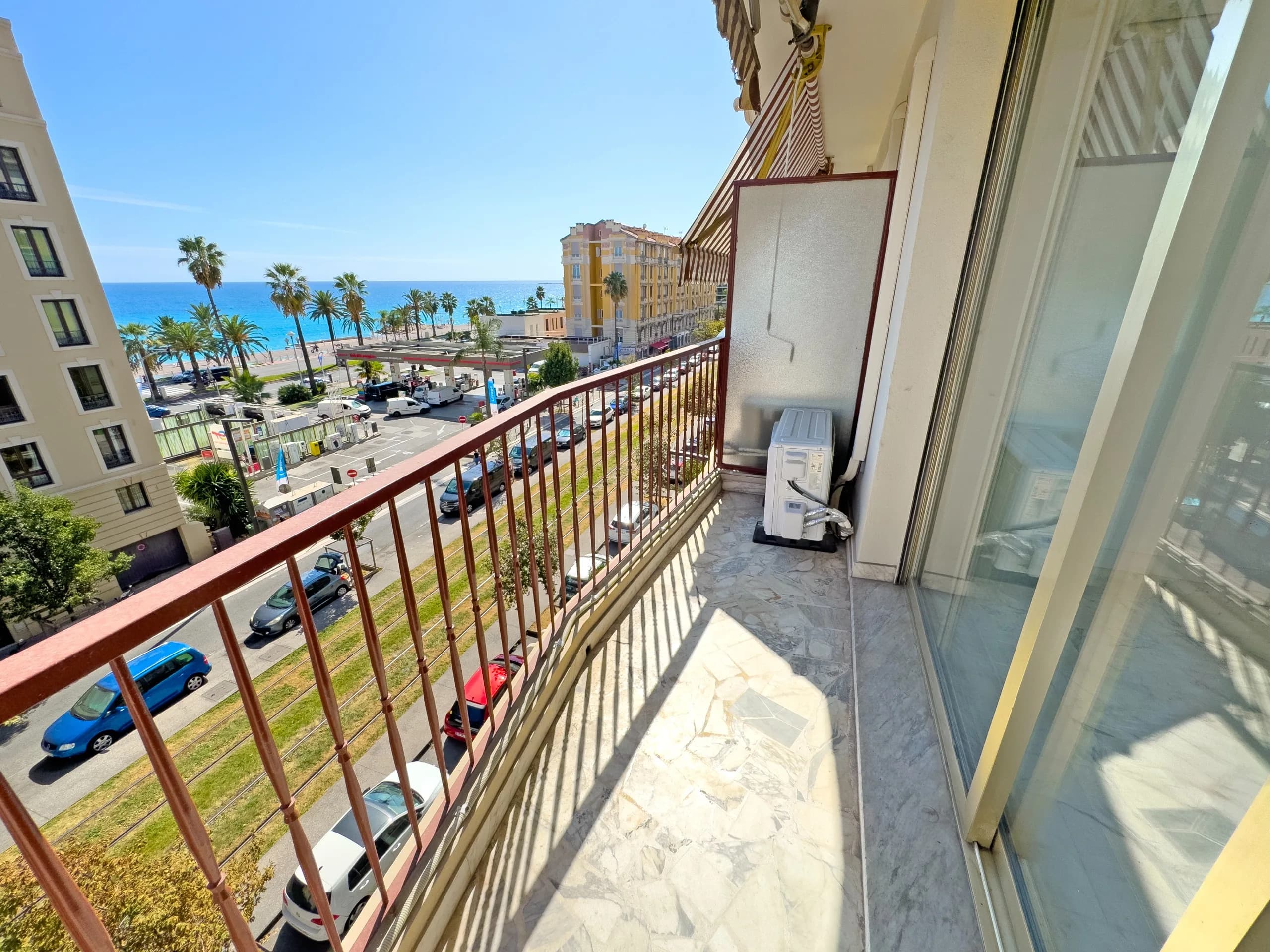 2 pièces traversant de 51 m² – Proche Promenade