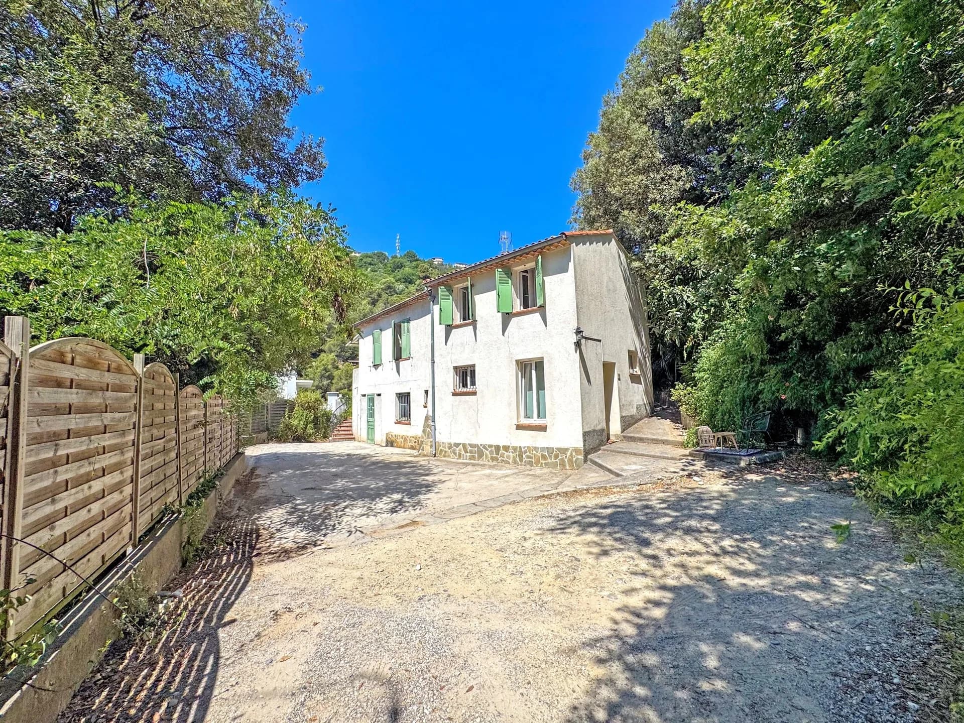 La Colline aux Œillets — Une Maison d’Exception au Cœur de Nice